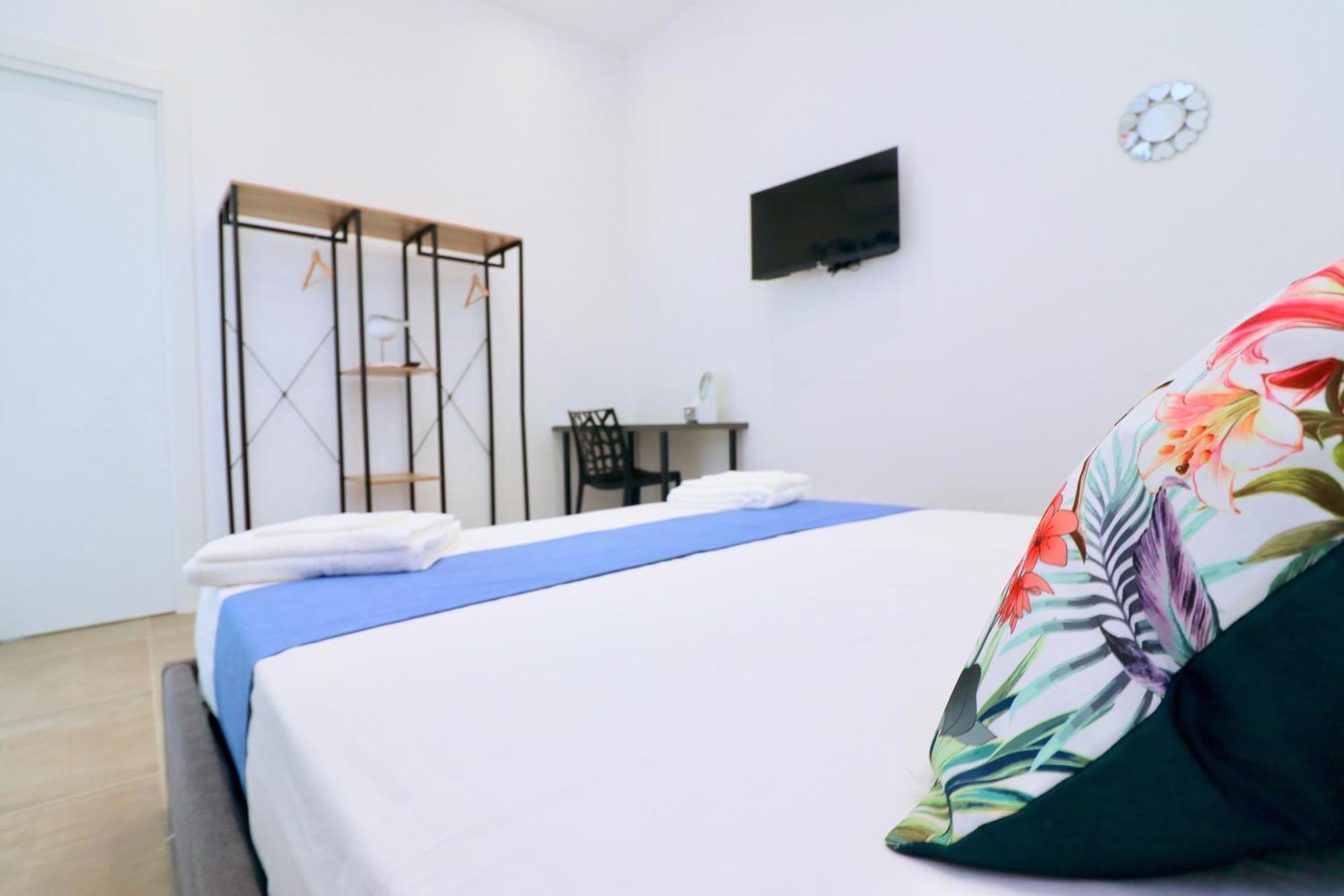 Airport Guest Houses Неаполь Экстерьер фото